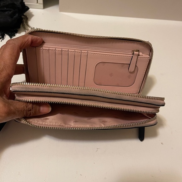Large Carryall Zip-Around Leather Wristlet Wallet. Black and peach - Picture 13 of 16